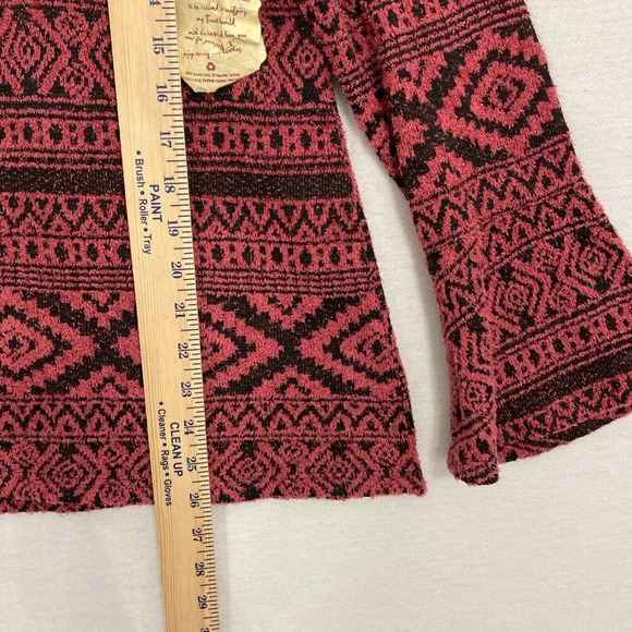 New One World Red Black Southwestern Print Fuzzy Stretch Pullover Top Large - Picture 6 of 10